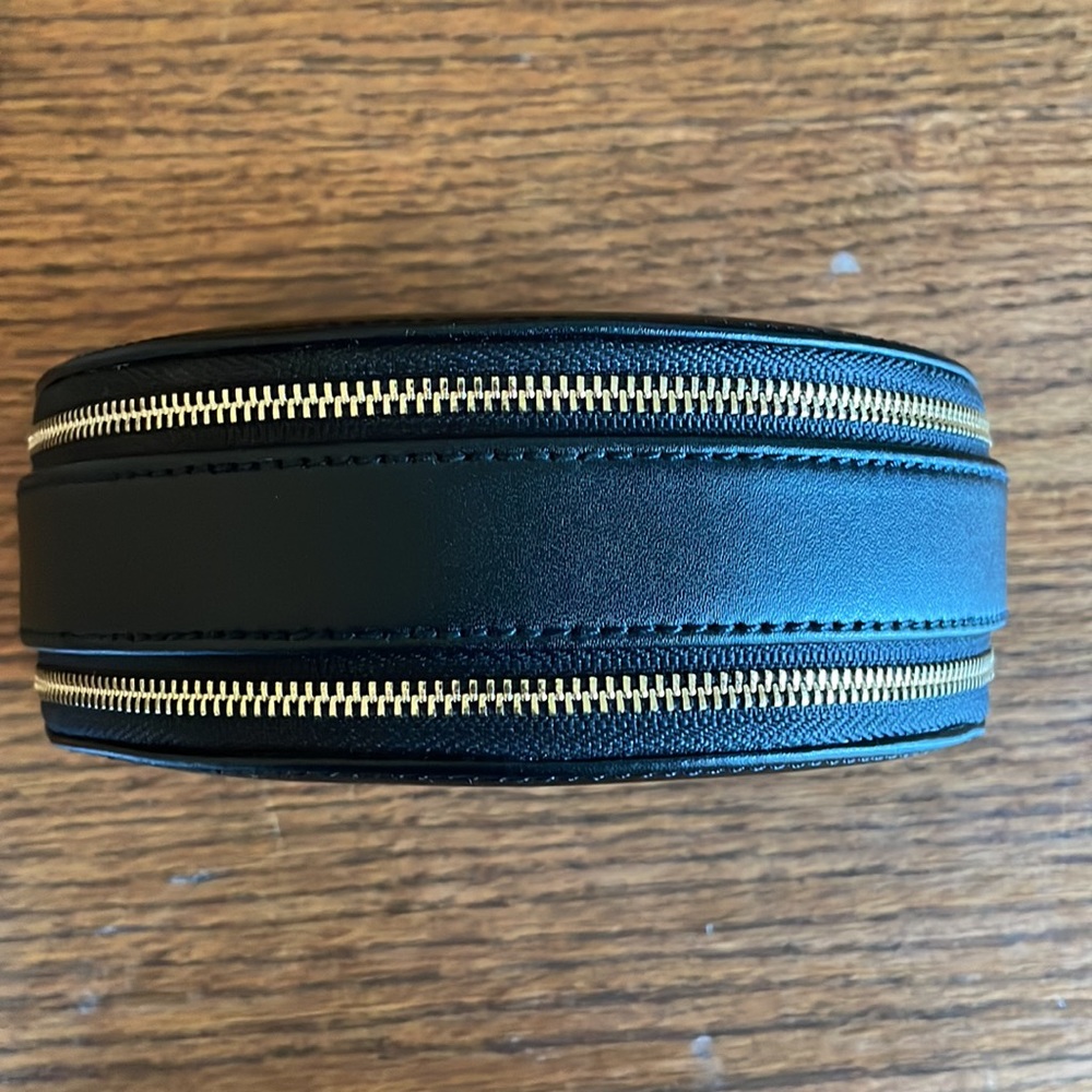 Mejuri Half Moon Multi Case Black - Picture 6 of 10
